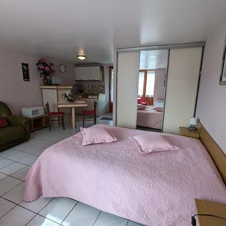 D'hotes Du Moineau Bed & Breakfast